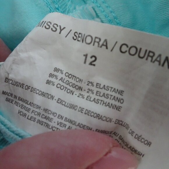 GLORIA VANDERBILT Women's Size 12 Aqua Capri/Cropped Pants Cuffed Denim 5 Pocket - Picture 8 of 9